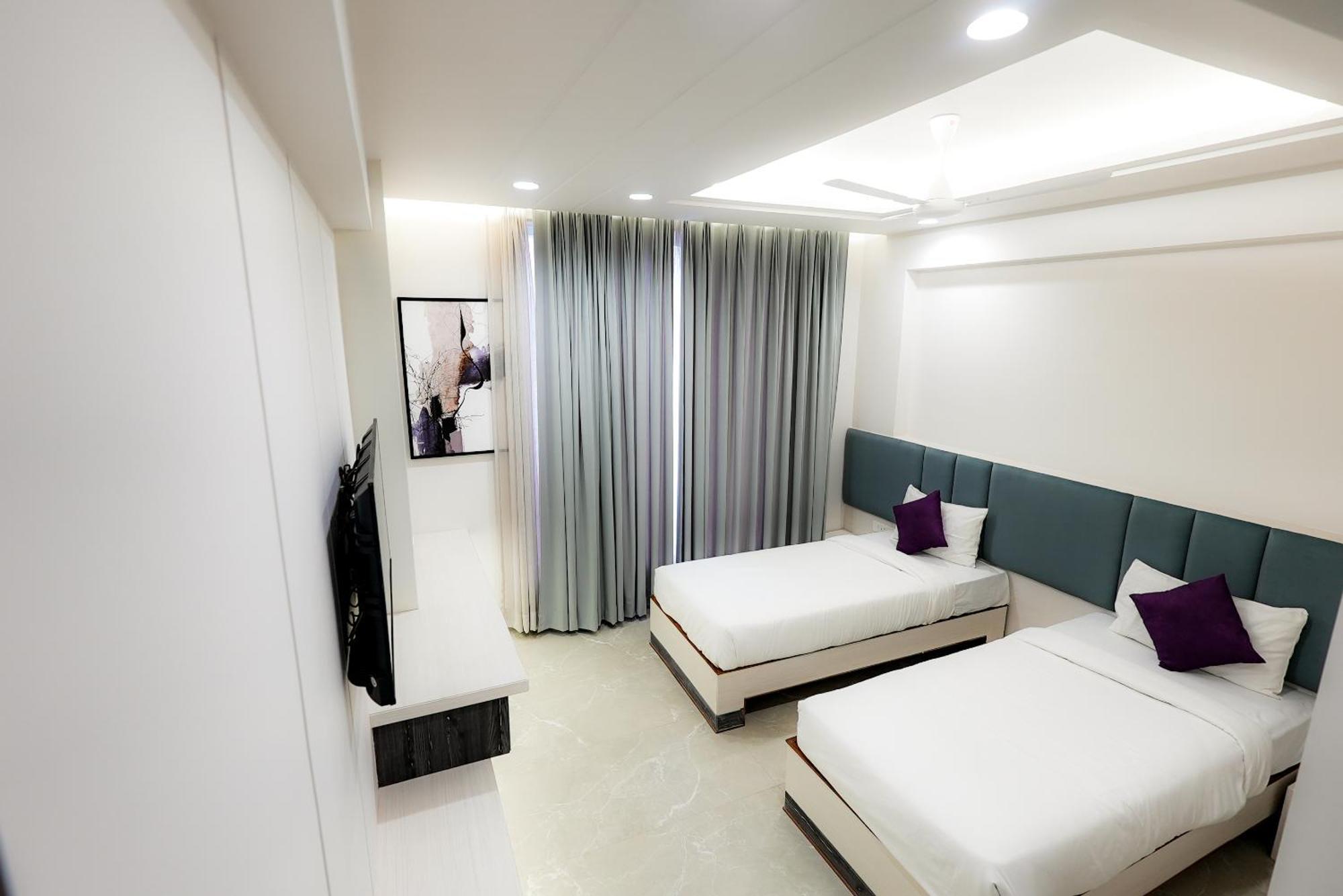 Hotel Elinor By Dazzling Hotels & Resorts Agra  Εξωτερικό φωτογραφία