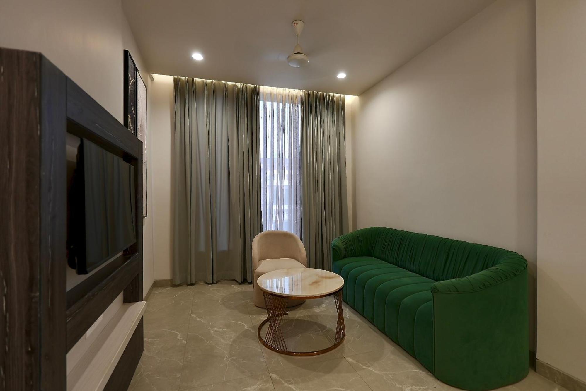 Hotel Elinor By Dazzling Hotels & Resorts Agra  Εξωτερικό φωτογραφία
