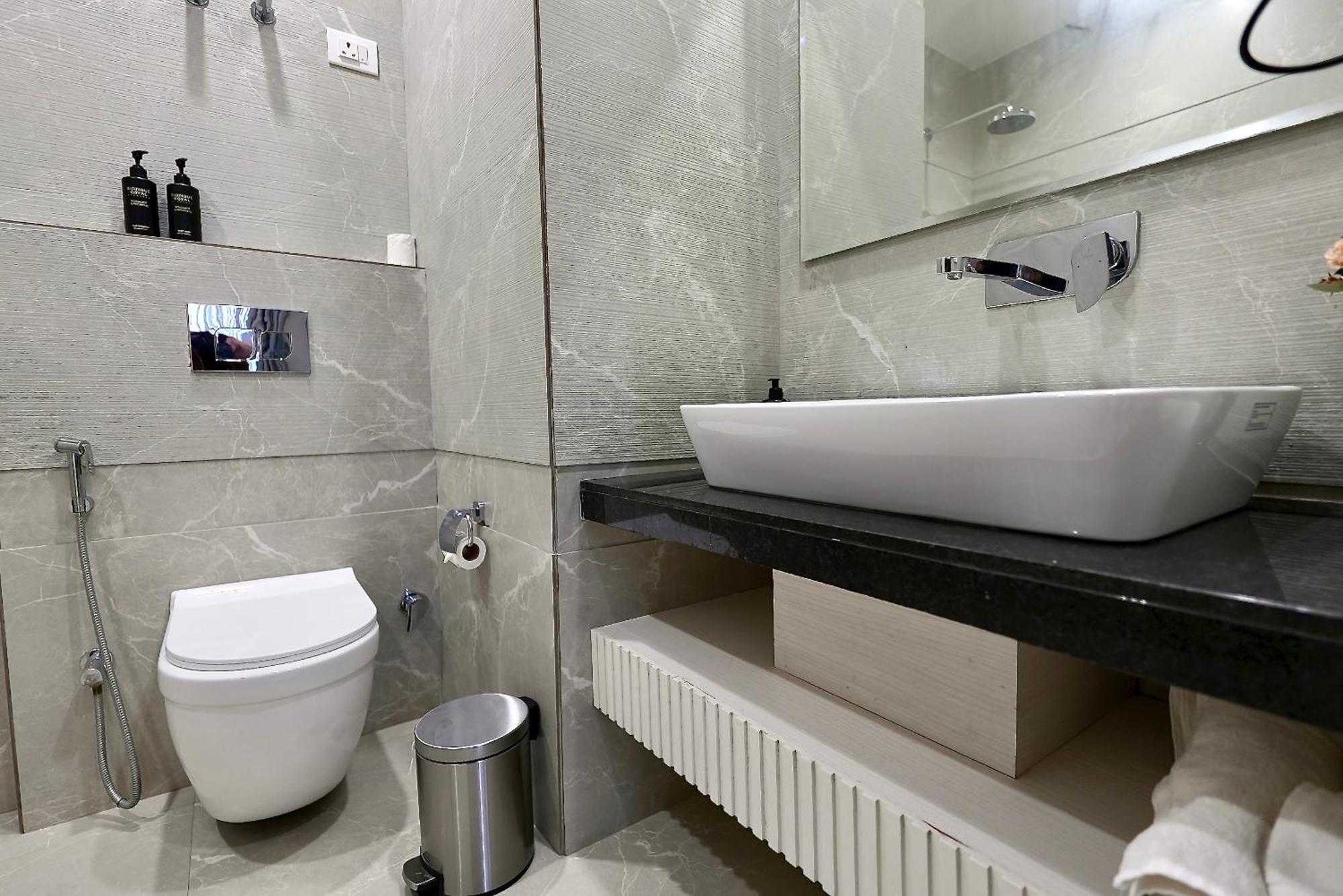 Hotel Elinor By Dazzling Hotels & Resorts Agra  Εξωτερικό φωτογραφία