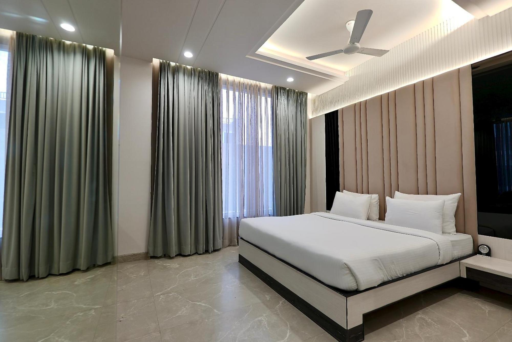 Hotel Elinor By Dazzling Hotels & Resorts Agra  Εξωτερικό φωτογραφία