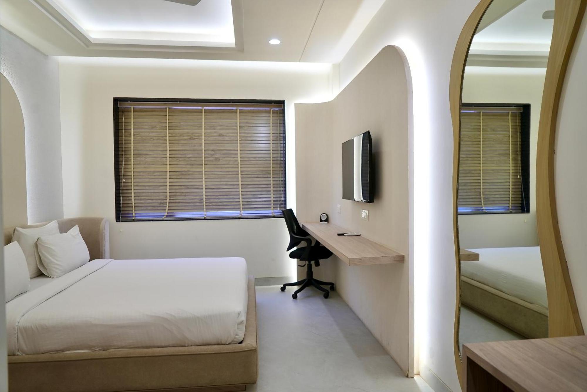 Hotel Elinor By Dazzling Hotels & Resorts Agra  Εξωτερικό φωτογραφία