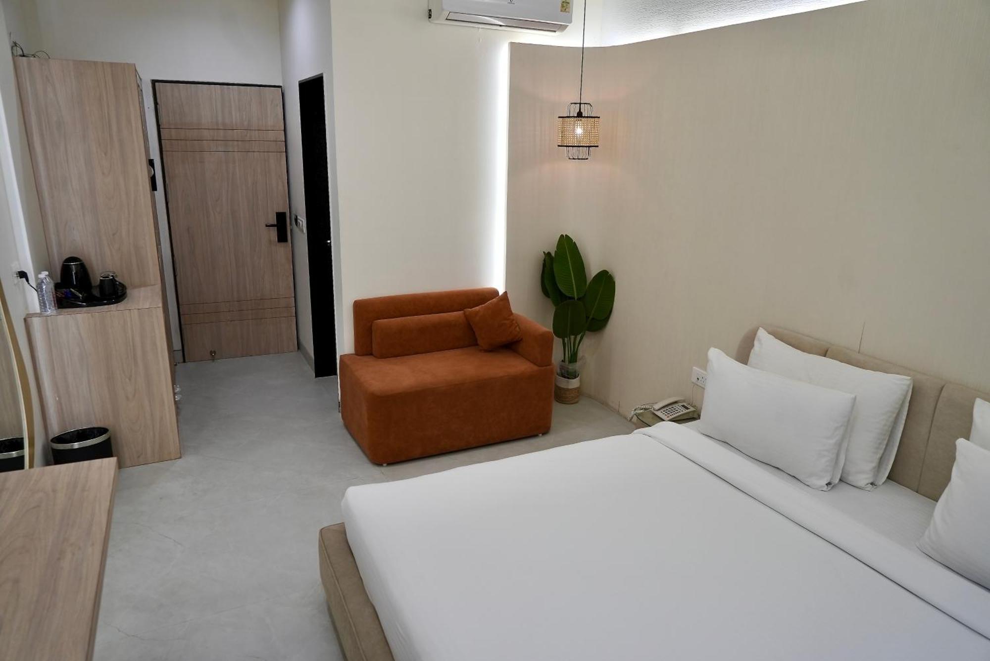 Hotel Elinor By Dazzling Hotels & Resorts Agra  Εξωτερικό φωτογραφία